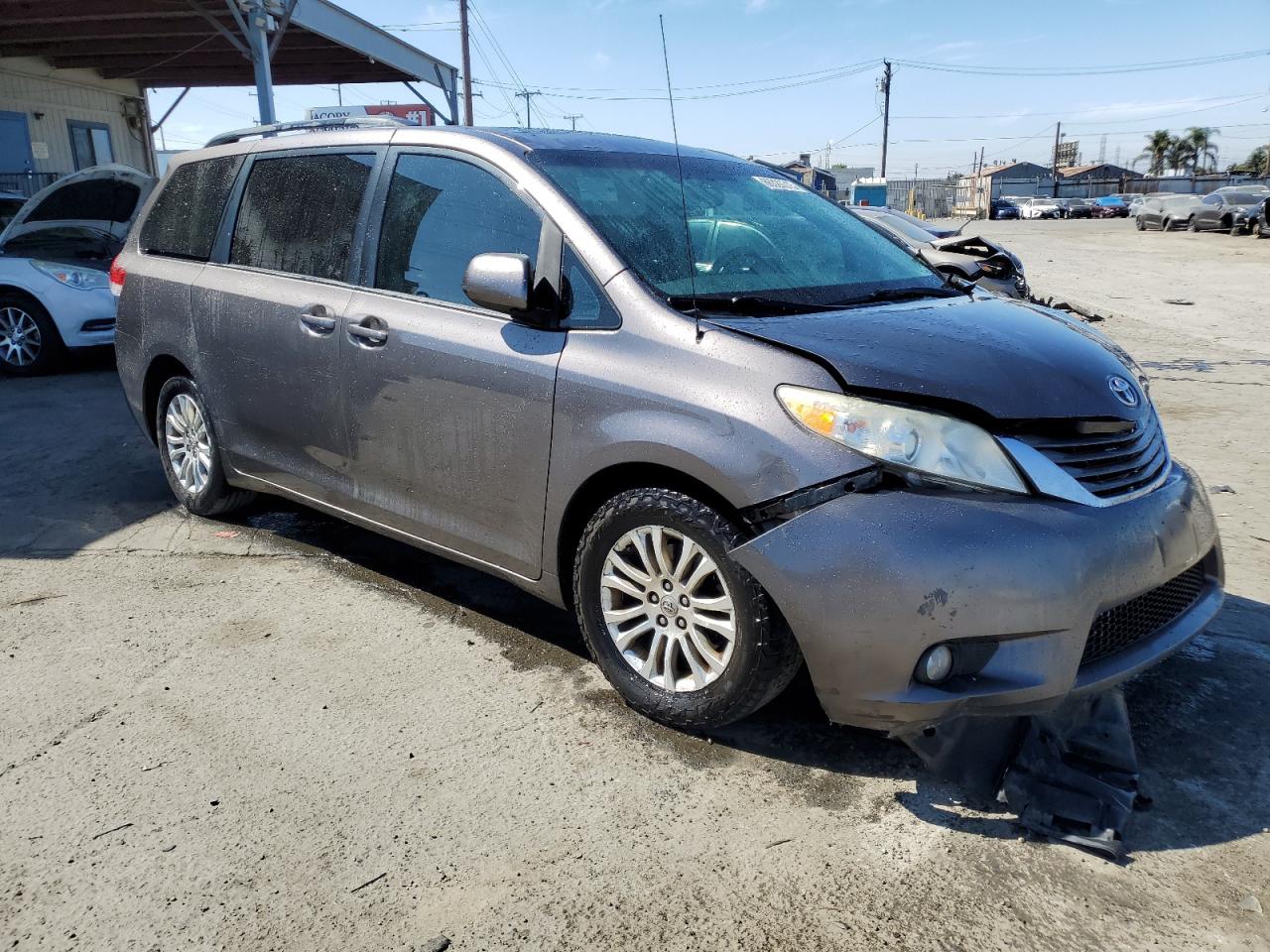 2013 Toyota Sienna Xle VIN: 5TDYK3DC6DS294798 Lot: 66328315
