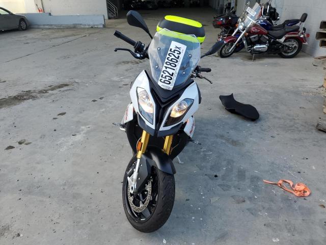 undisplay BMW S 2016 Білий