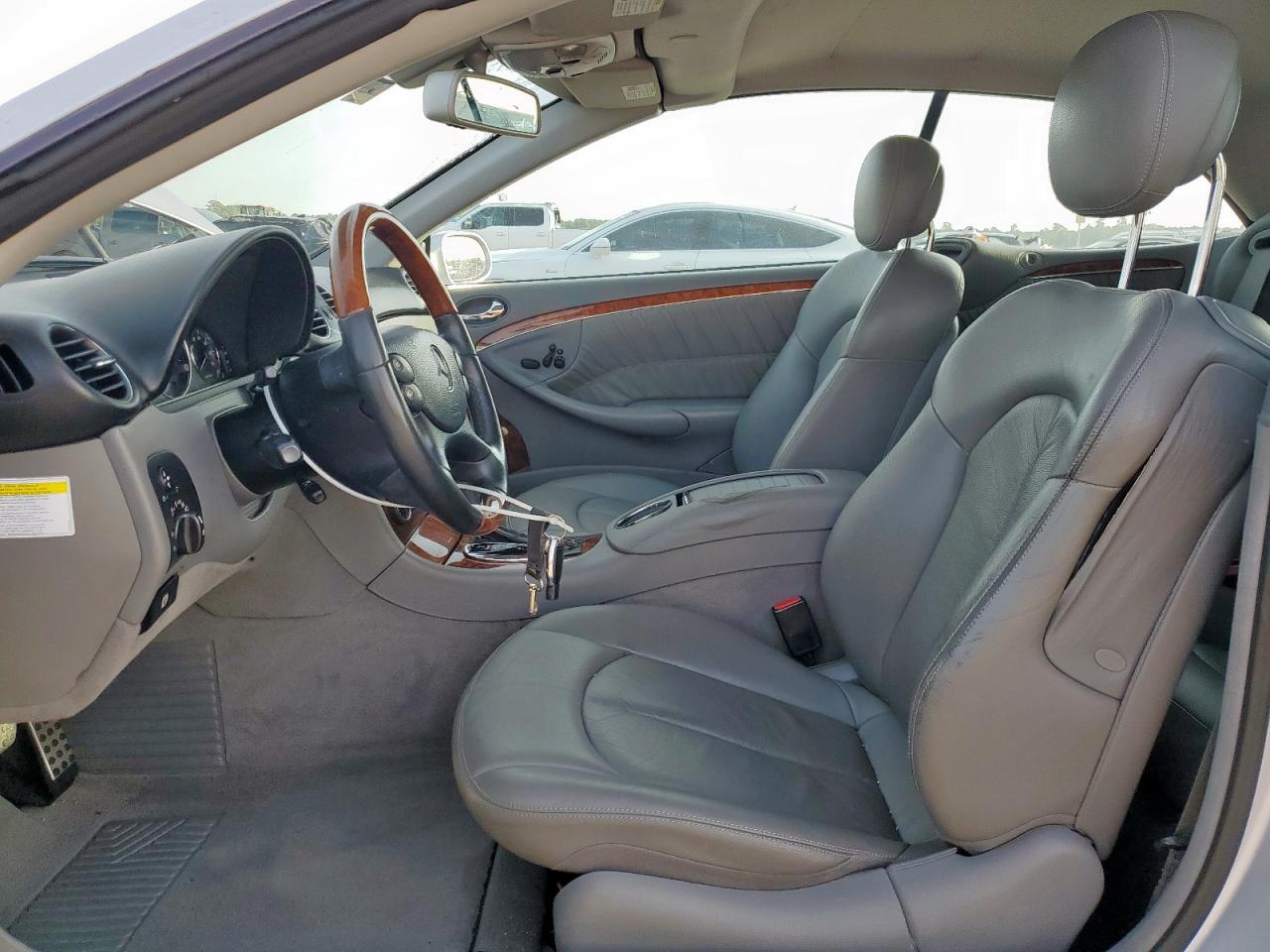 2008 Mercedes-Benz Clk 550 VIN: WDBTK72F88T099063 Lot: 63232045