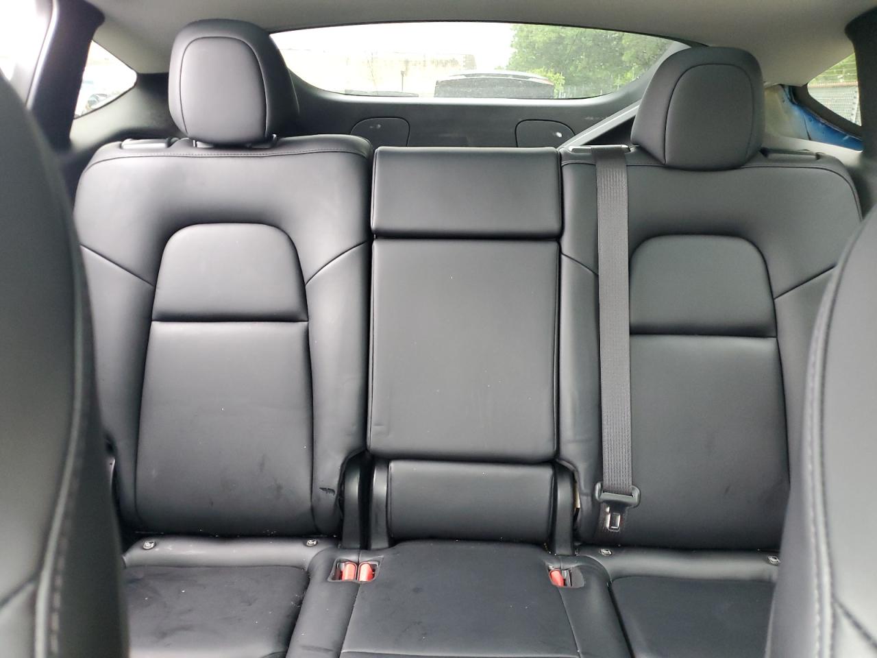 2021 Tesla Model Y VIN: 5YJYGDEE0MF239744 Lot: 64479375