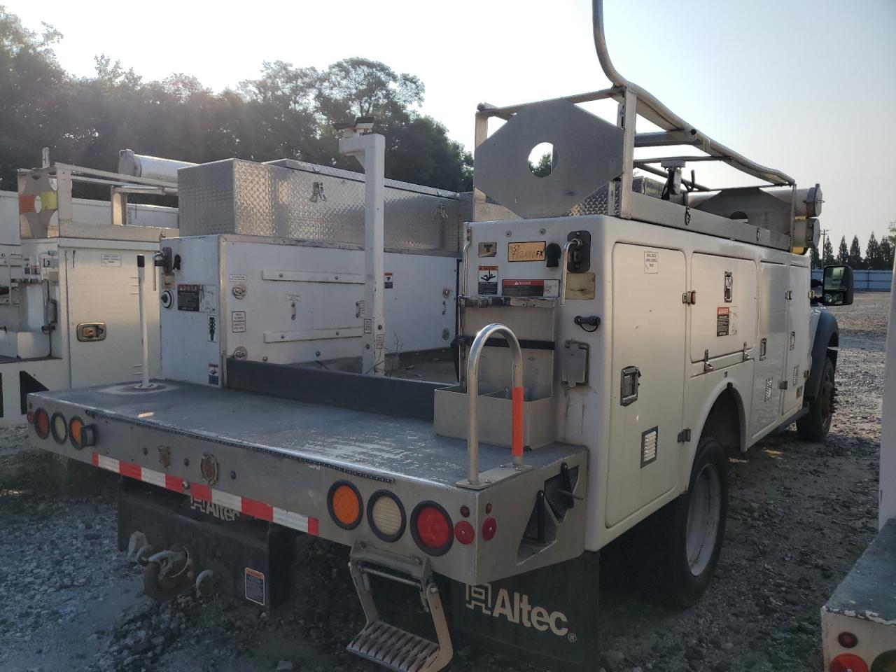 2015 Ford F450 Super Duty white null gas 1FDUF4GY4FEA90084 photo #4