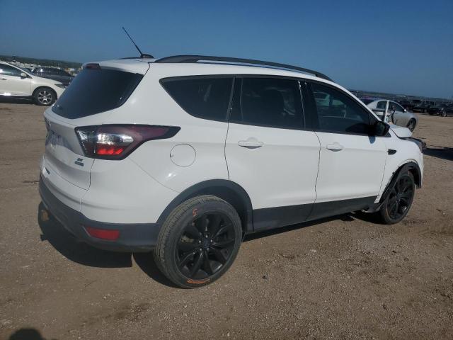  FORD ESCAPE 2017 Белы
