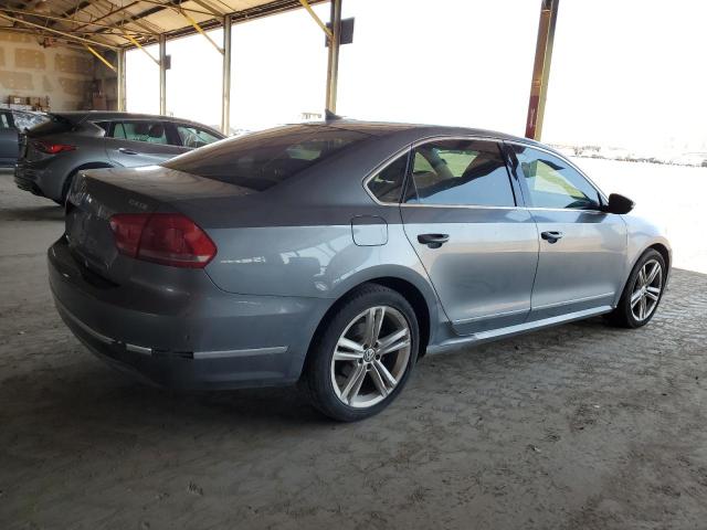  VOLKSWAGEN PASSAT 2012 Серый