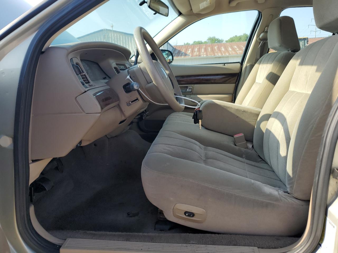 2005 Mercury Grand Marquis Gs VIN: 2MEFM74W65X672853 Lot: 63393935