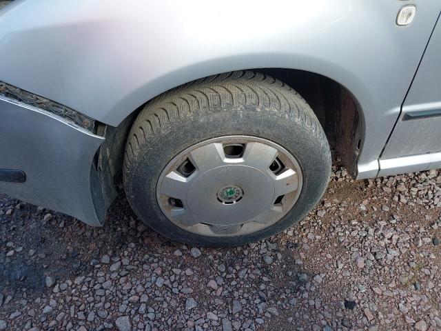 2004 SKODA FABIA COMF