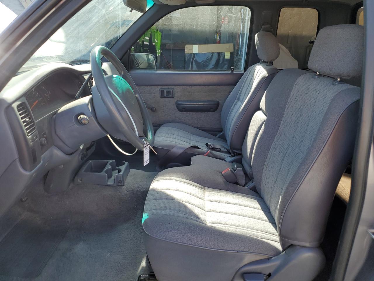 1998 Toyota Tacoma Xtracab VIN: 4TAVL52N8WZ100253 Lot: 66570055