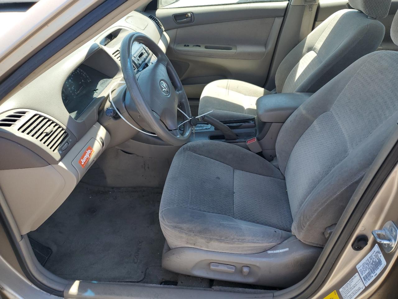 2002 Toyota Camry Le VIN: 4T1BF30K42U028529 Lot: 64865285