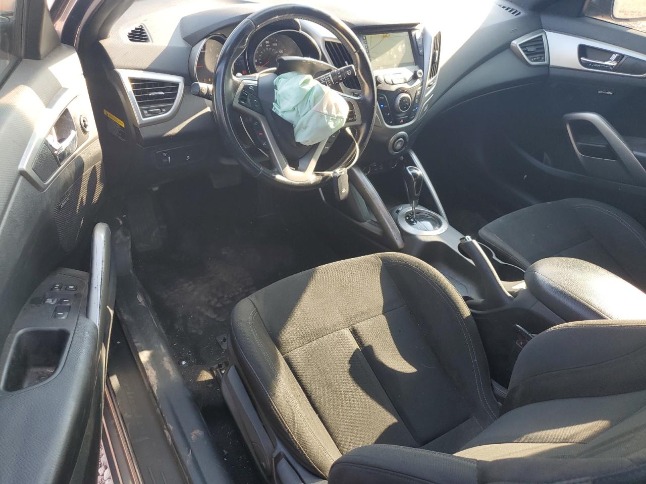 2017 Hyundai Veloster VIN: KMHTC6AD0HU315986 Lot: 64863205
