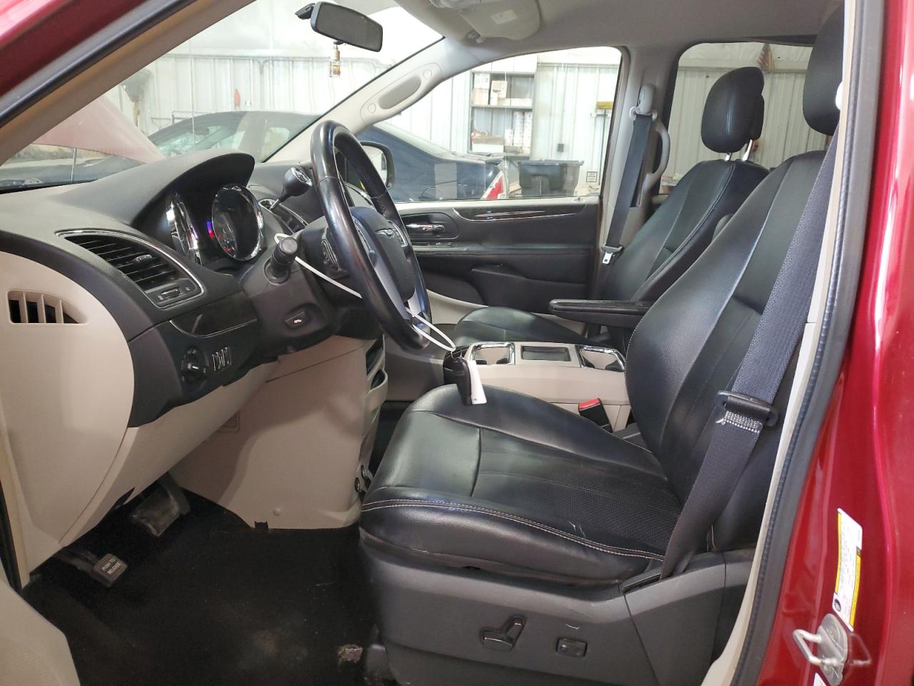 2011 Chrysler Town & Country Touring L VIN: 2A4RR8DG8BR635862 Lot: 64643625
