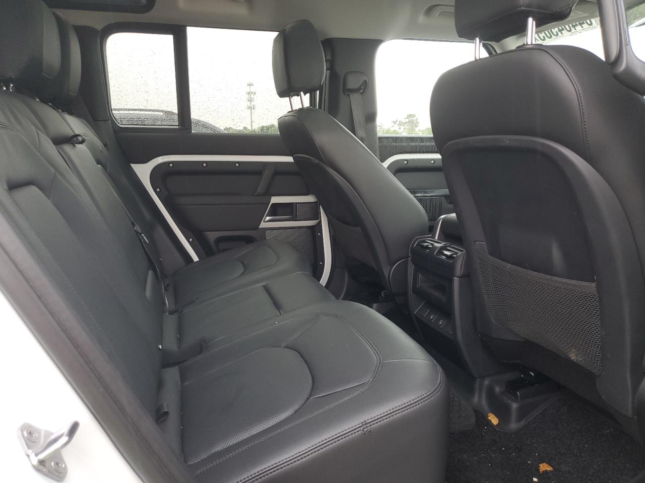 2024 Land Rover Defender 110 S VIN: SALEJ7EUXR2303420 Lot: 64464505