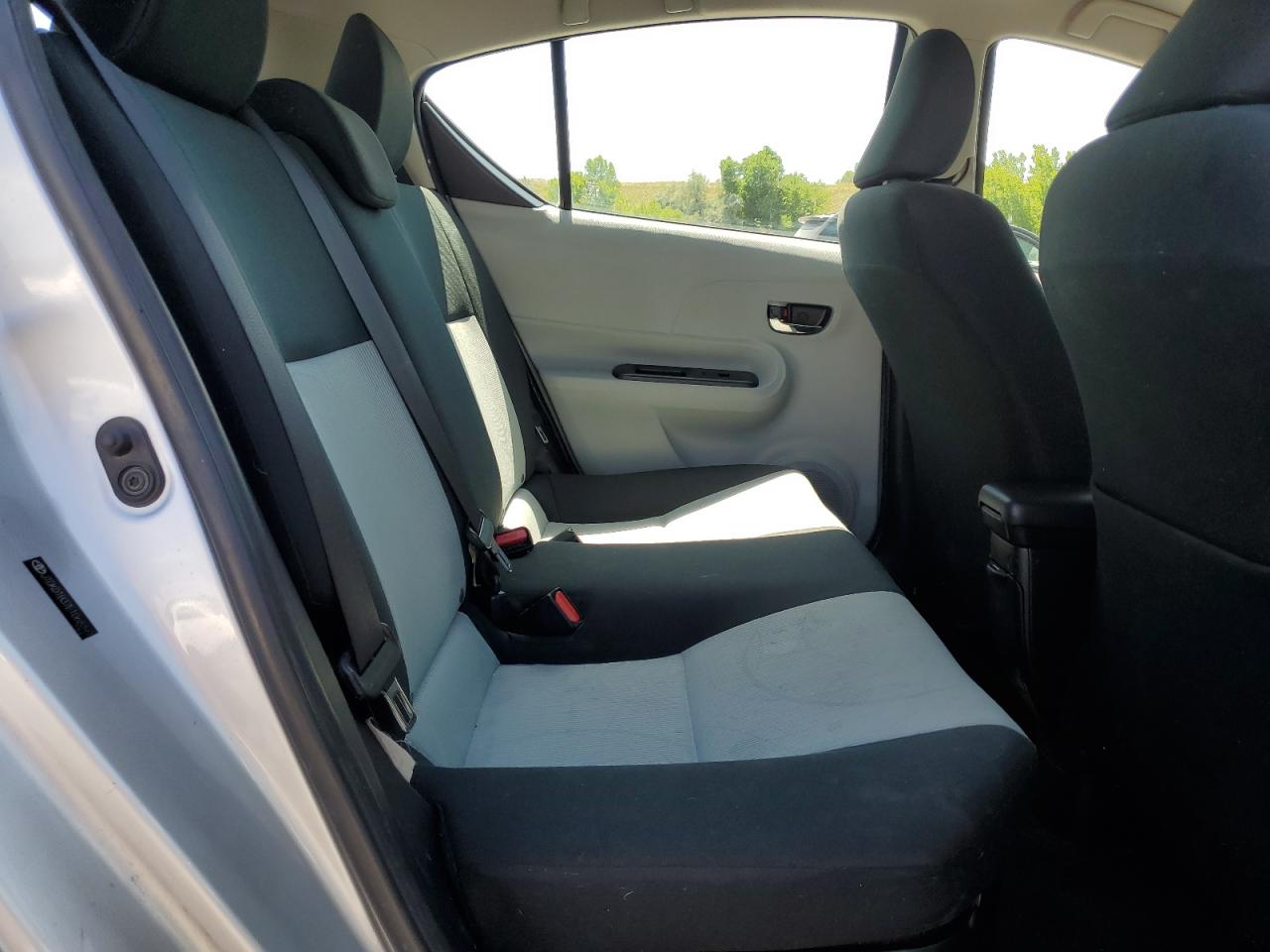 2014 Toyota Prius C VIN: JTDKDTB37E1068397 Lot: 63003695