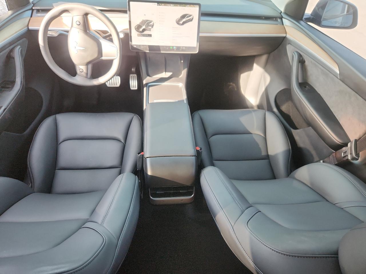2024 Tesla Model Y VIN: 7SAYGDEF9RA325845 Lot: 65311655