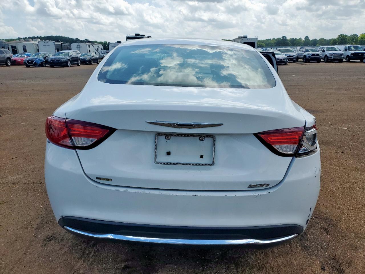 2015 Chrysler 200 Limited VIN: 1C3CCCAB6FN628652 Lot: 63828095