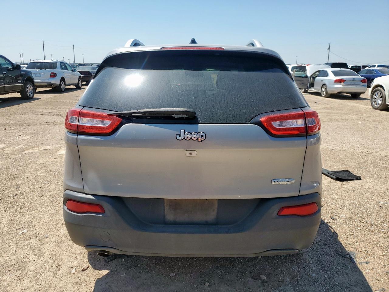 2015 Jeep Cherokee Latitude VIN: 1C4PJLCB6FW700489 Lot: 64851445