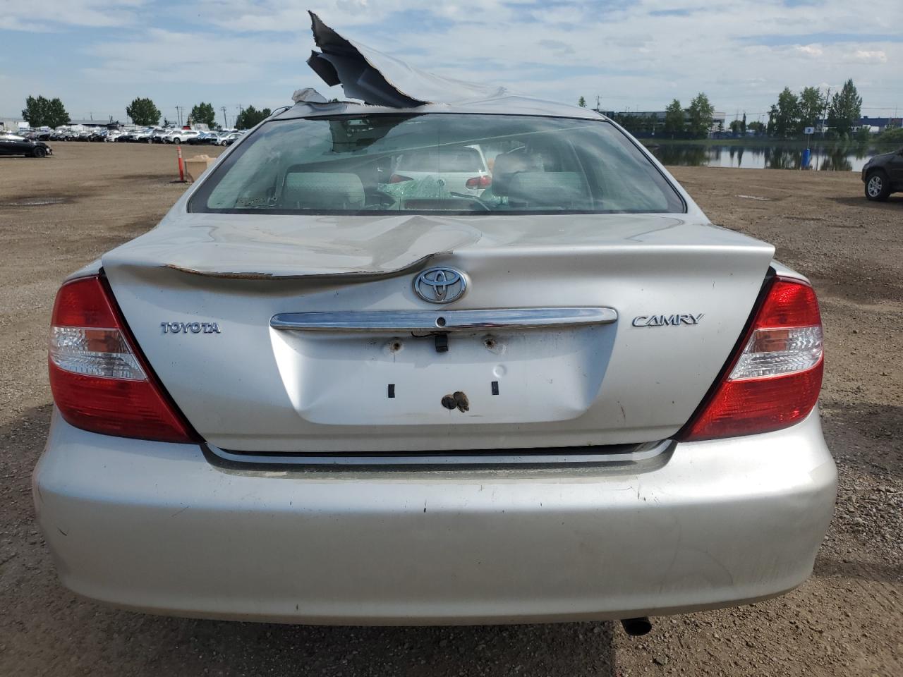2004 Toyota Camry Le VIN: 4T1BE32K44U935882 Lot: 65652095