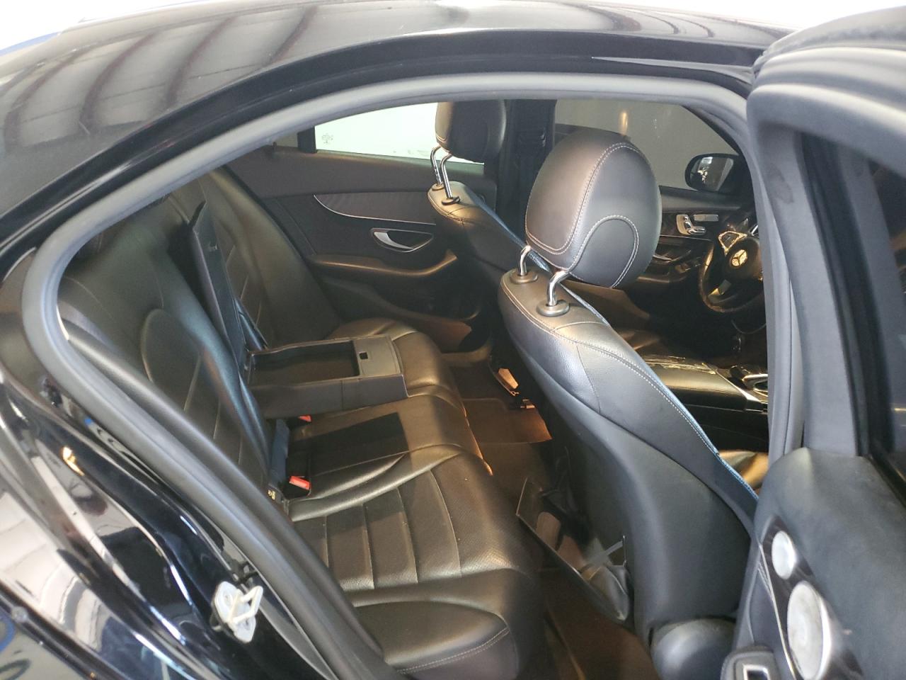 2015 Mercedes-Benz C 300 4Matic VIN: 55SWF4KB1FU052079 Lot: 65213375