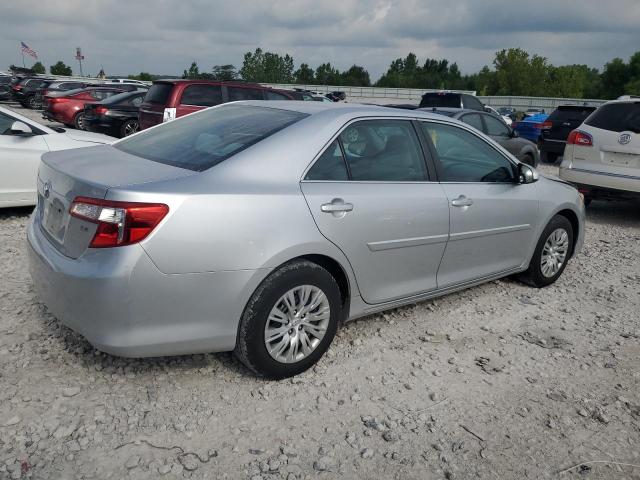  TOYOTA CAMRY 2013 Srebrny