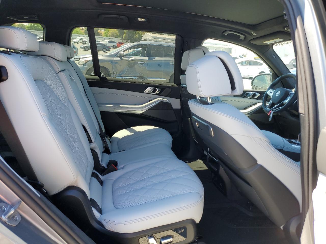 2025 BMW X7 xDrive40I VIN: 5UX23EM00S9000651 Lot: 65623685