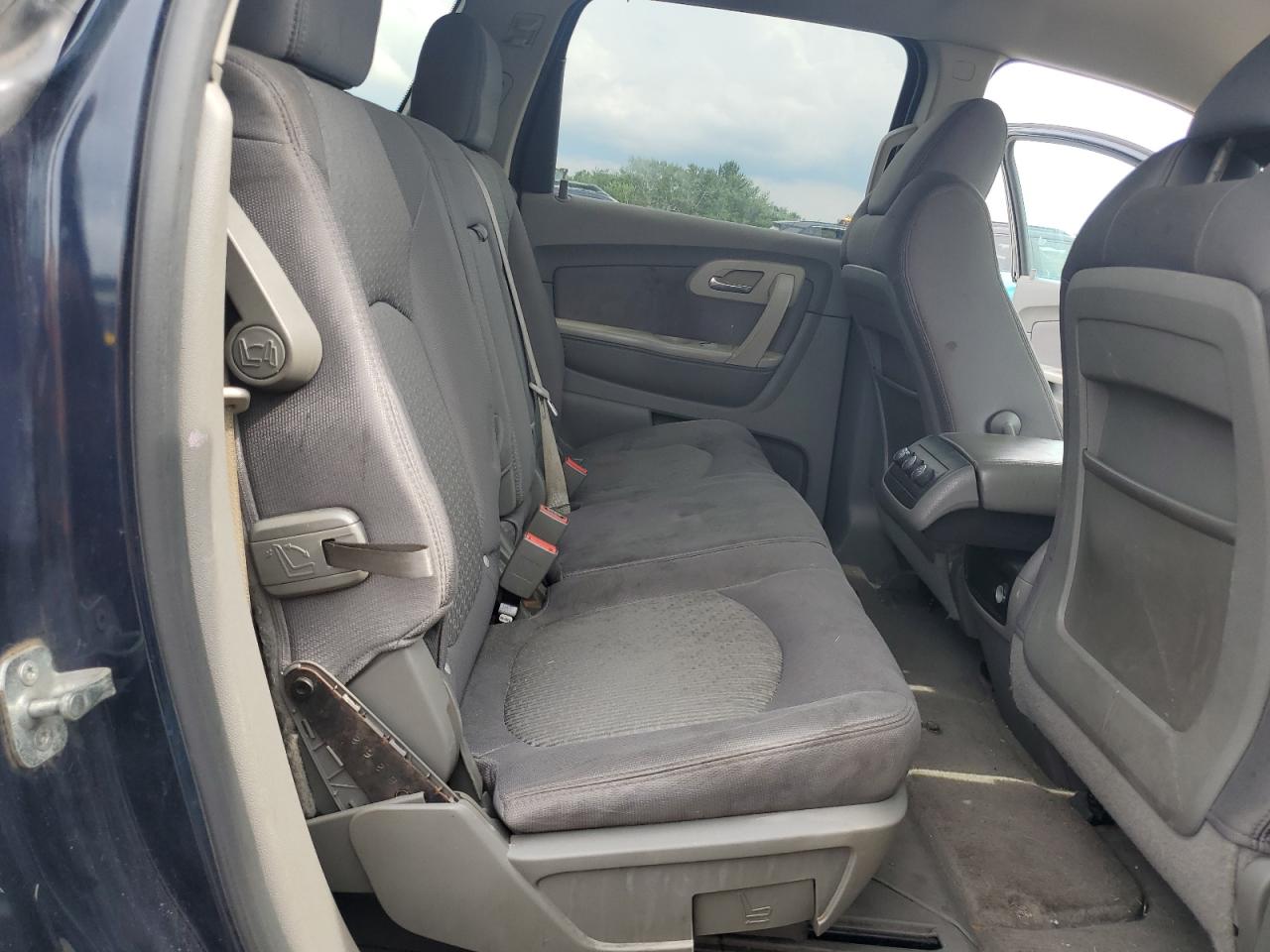 2011 Chevrolet Traverse Ls VIN: 1GNKVFED8BJ145946 Lot: 65210165