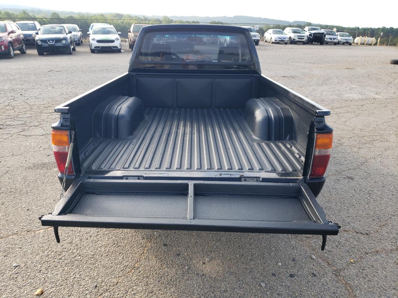 1988 Toyota Pickup 1/2 Ton Rn50 VIN: JT4RN50R8J5153864 Lot: 62427745