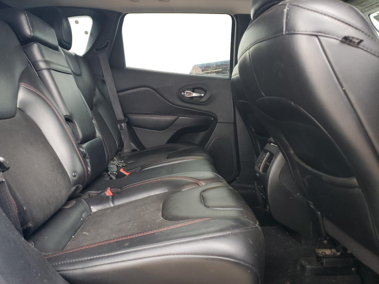 2019 Jeep Cherokee Trailhawk VIN: 1C4PJMBX9KD374454 Lot: 64264725