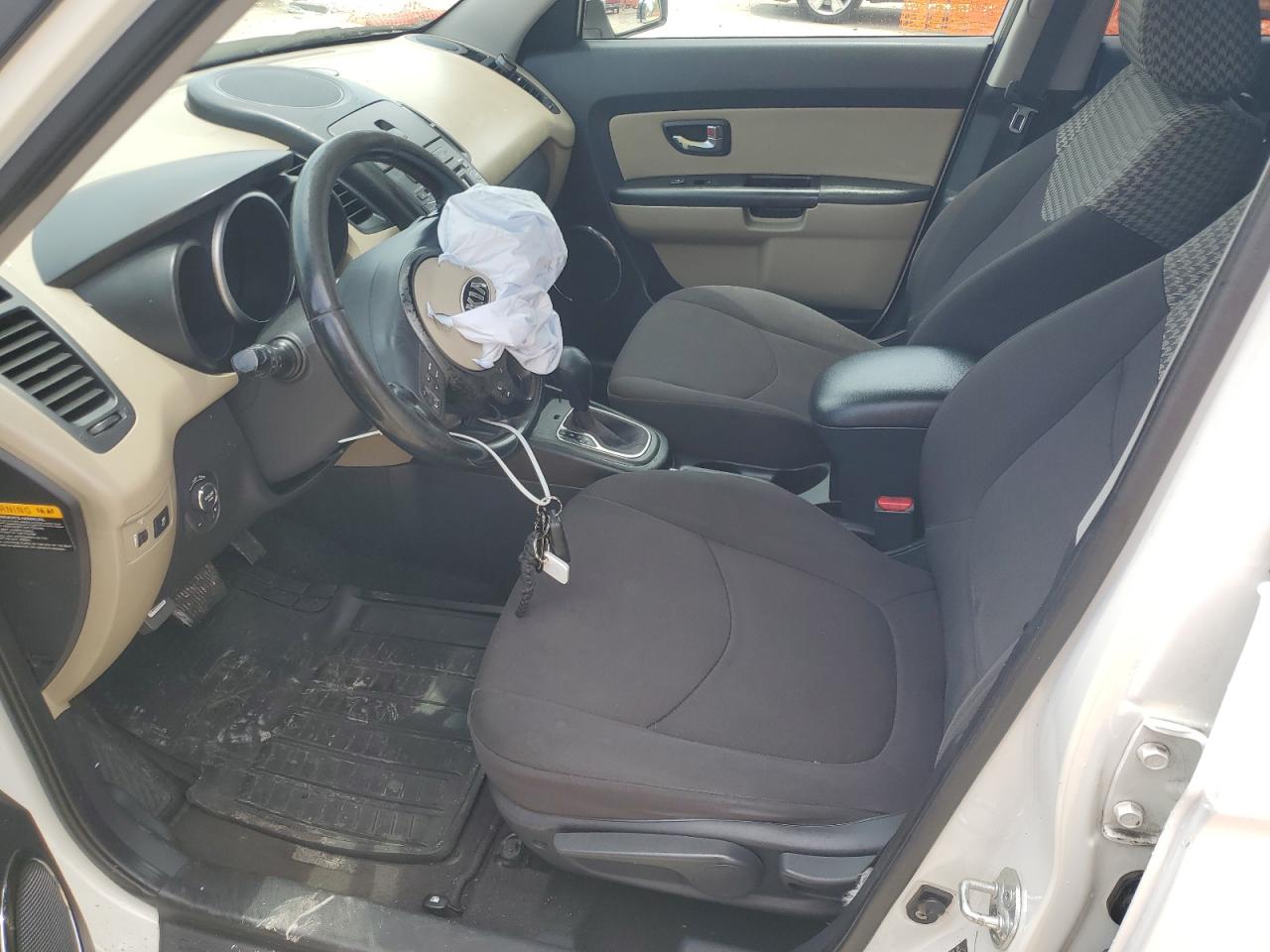 2013 Kia Soul + VIN: KNDJT2A62D7562845 Lot: 64261025