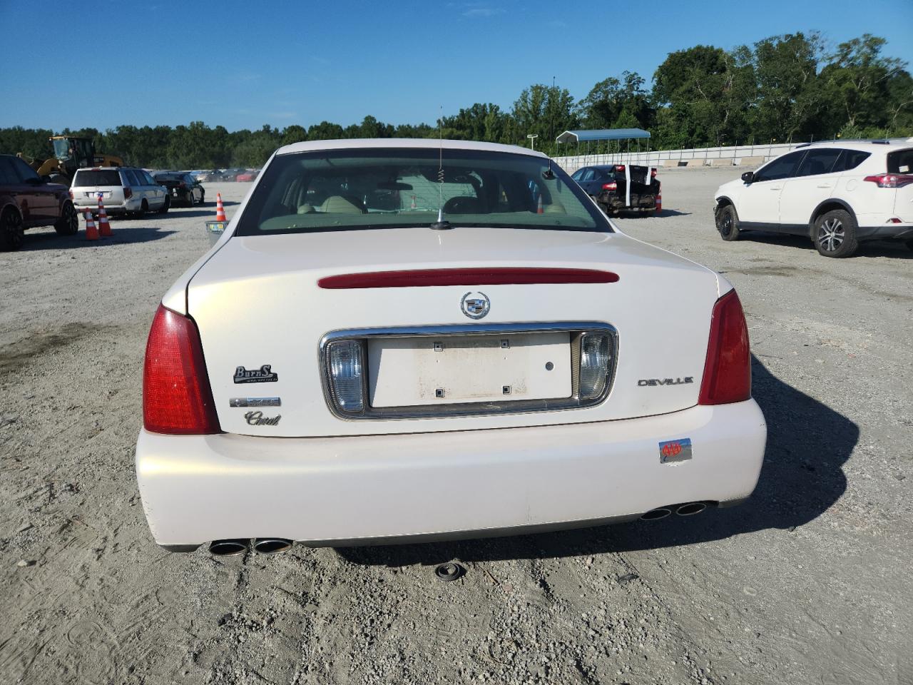 2004 Cadillac Deville VIN: 1G6KD54YX4U205319 Lot: 65475145