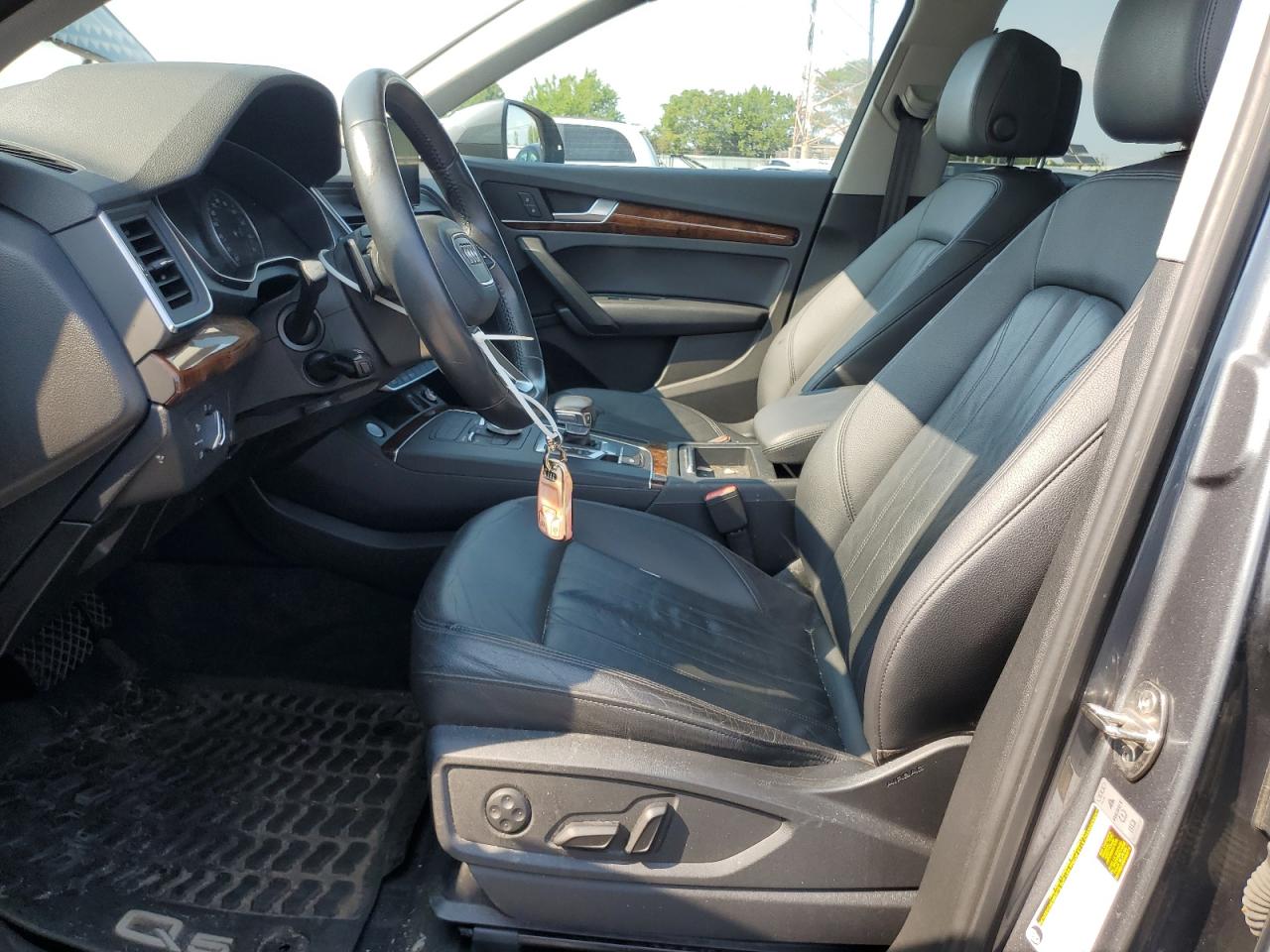 2018 Audi Q5 Premium VIN: WA1ANAFY6J2096967 Lot: 66810135