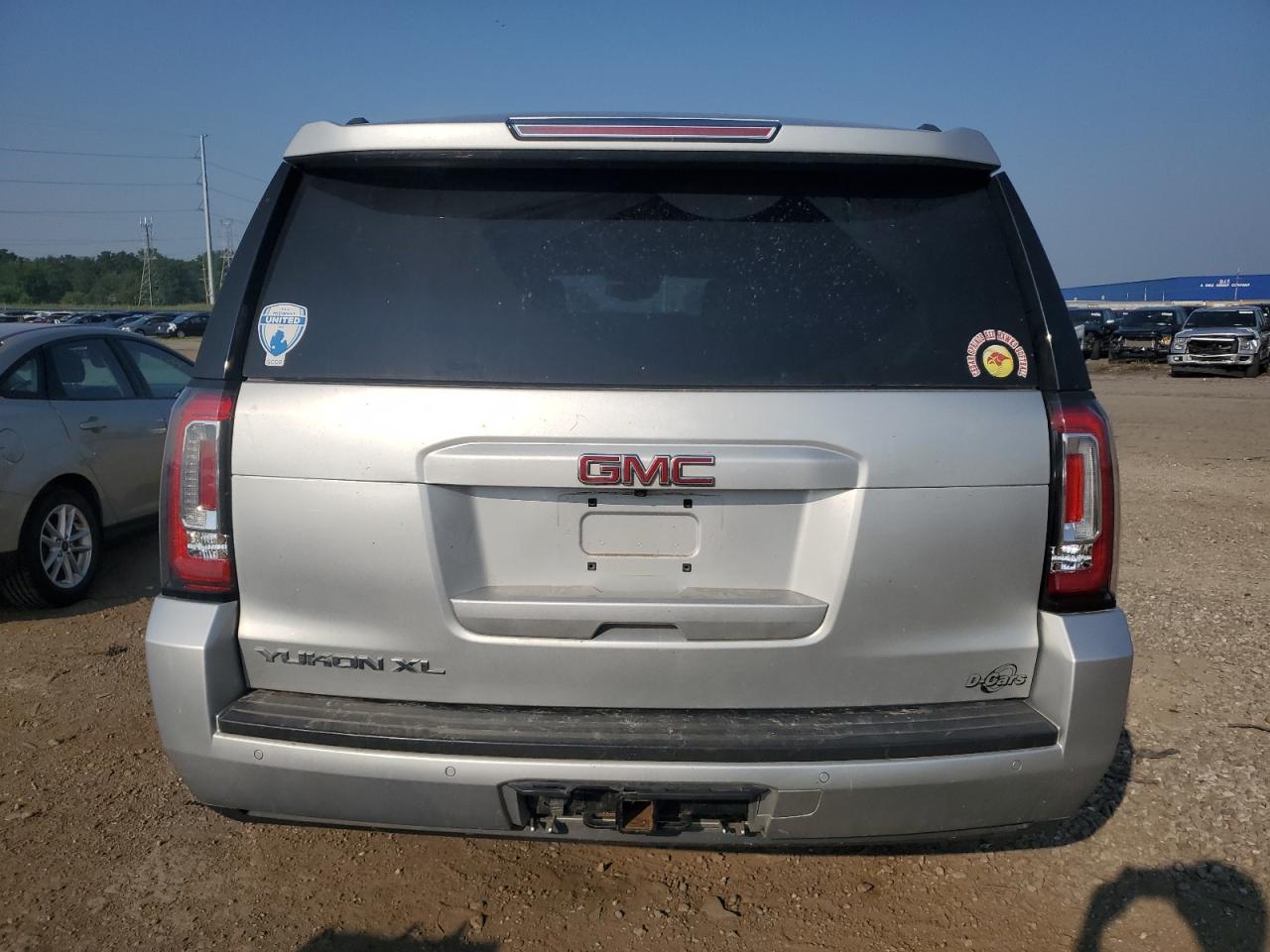 2017 GMC Yukon Xl K1500 Slt VIN: 1GKS2GKC7HR275752 Lot: 64965165