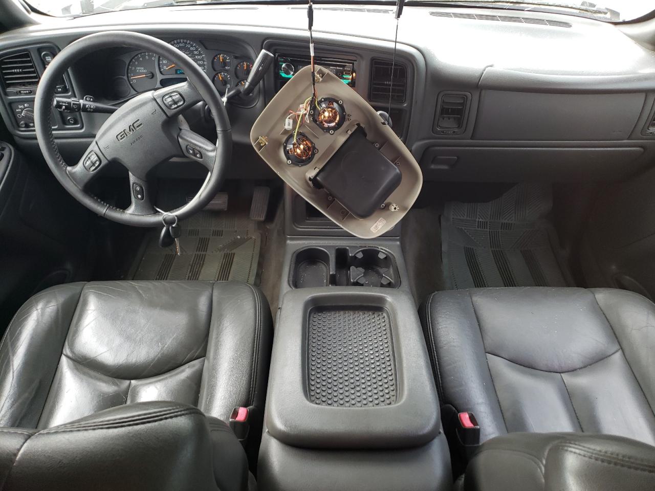 2005 GMC New Sierra K1500 VIN: 2GTEK19B251268196 Lot: 62707075