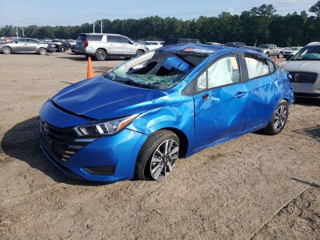  NISSAN VERSA 2024 Granatowy