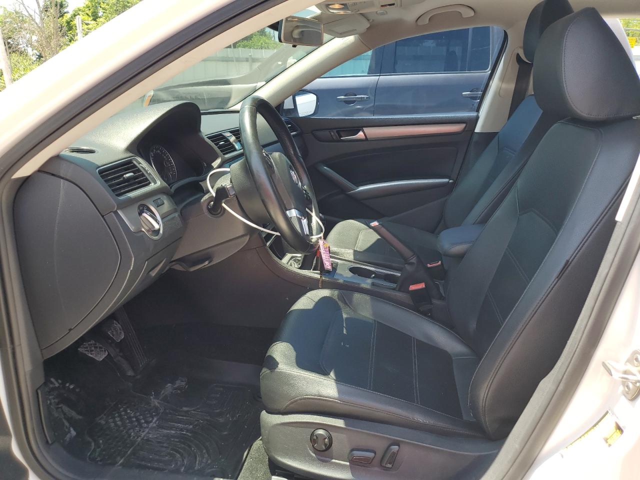 2015 Volkswagen Passat Se VIN: 1VWBV7A30FC065687 Lot: 63218375