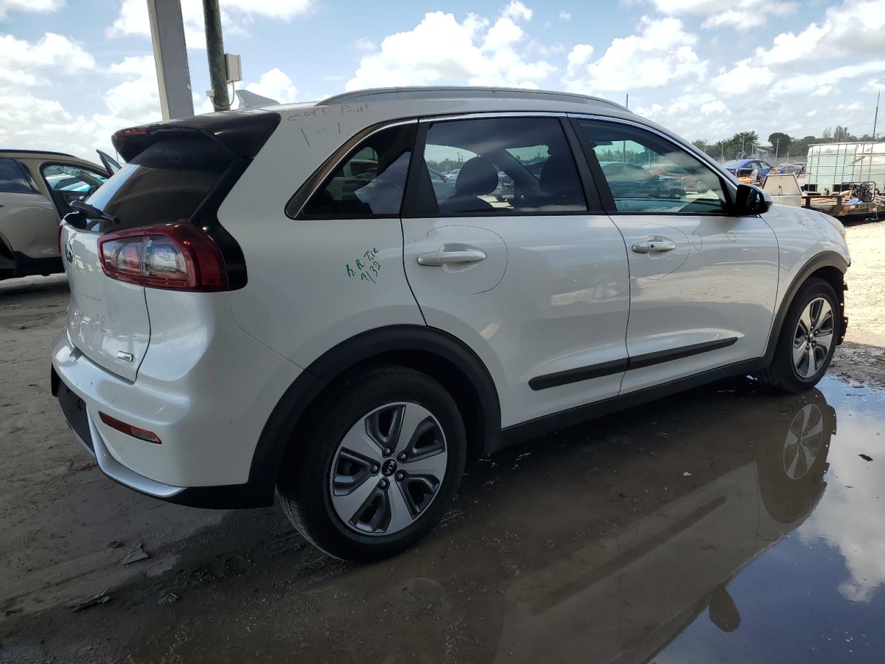 kndcb3lc7k5217193 KNDCB3LC7K5217193 2019 Kia Niro Fe