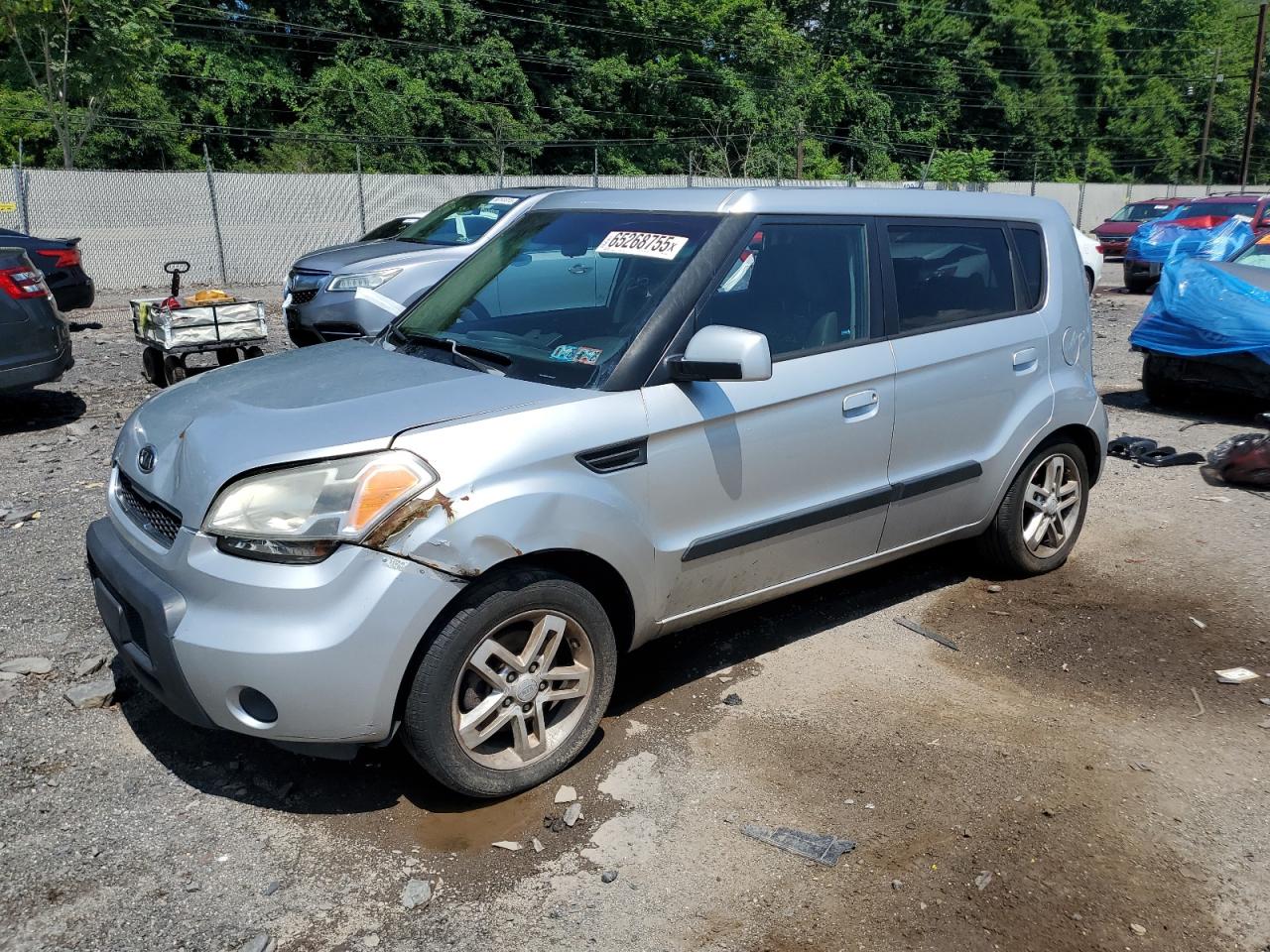 2010 Kia Soul + VIN: KNDJT2A25A7042597 Lot: 65268755