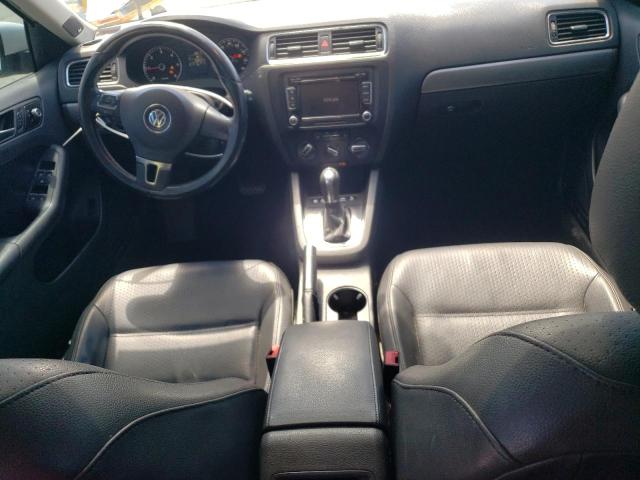 Sedans VOLKSWAGEN JETTA 2013 Biały