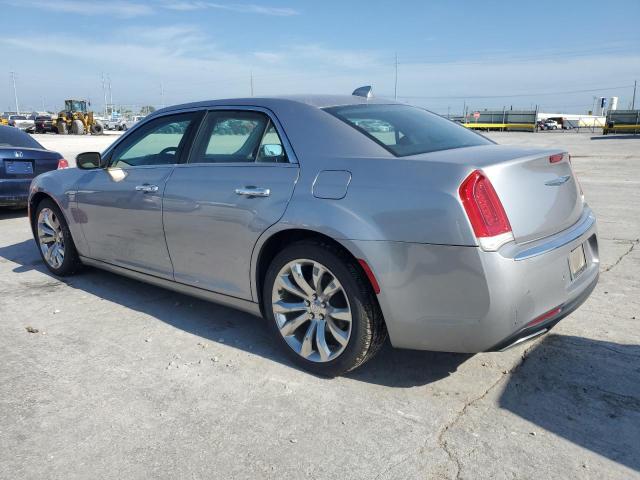  CHRYSLER 300 2018 Srebrny
