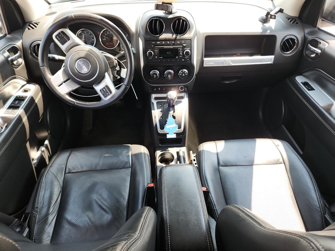 2016 Jeep Compass Latitude VIN: 1C4NJDEB2GD814271 Lot: 63926185