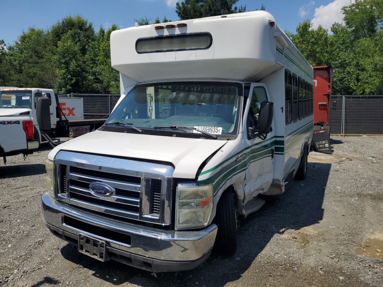 2009 Ford Econoline E450 Super Duty Cutaway Van VIN: 1FDFE45S09DA32574 Lot: 61869935