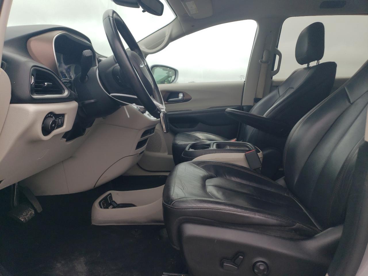 2017 Chrysler Pacifica Touring L VIN: 2C4RC1BG3HR524503 Lot: 66435805