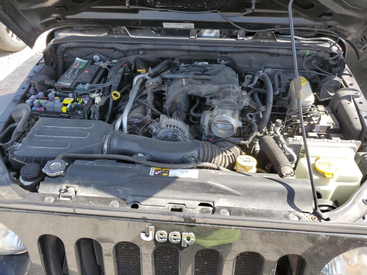 2014 Jeep Wrangler Unlimited Sport VIN: 1C4BJWDG7EL115331 Lot: 65558395