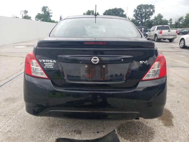 NISSAN VERSA 2018 Czarny