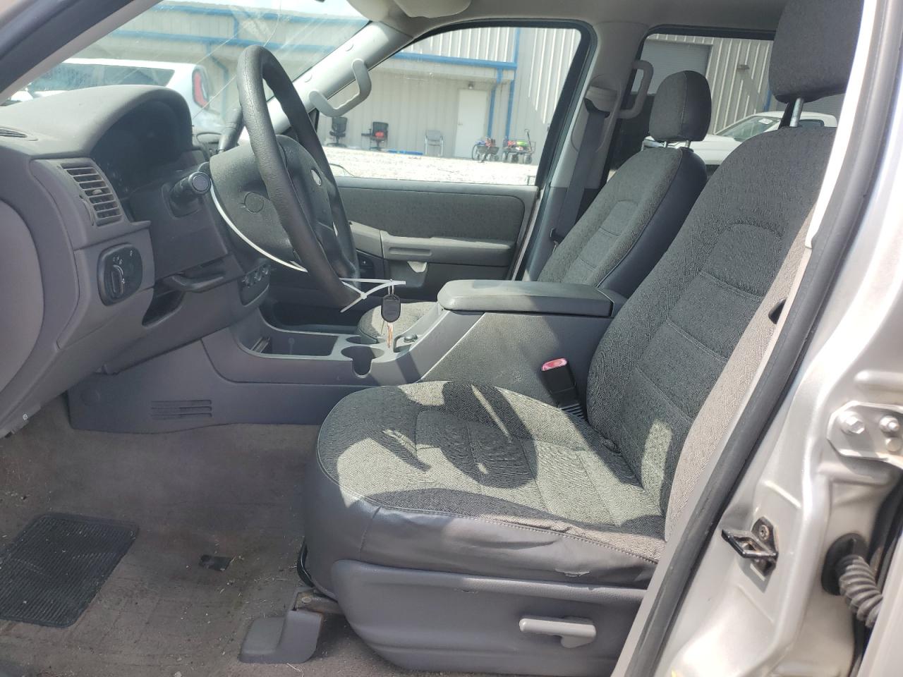 2004 Ford Explorer Xls VIN: 1FMZU72K94UB63968 Lot: 64535495