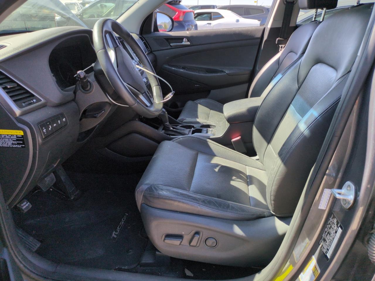 KM8J3CA29JU778008 2018 Hyundai Tucson Value