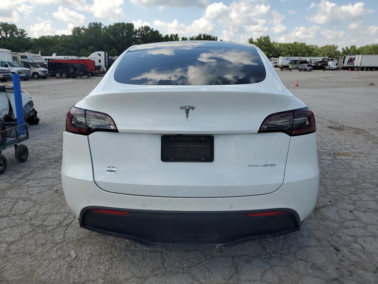 2020 Tesla Model Y VIN: 5YJYGDEE5LF011687 Lot: 64645135