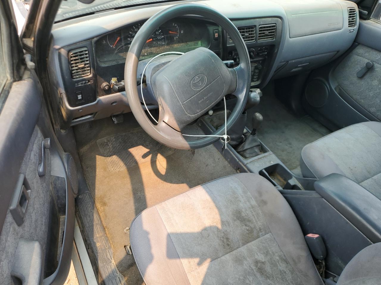 2000 Toyota Tacoma Xtracab VIN: 4TAWM72N4YZ582686 Lot: 67315135