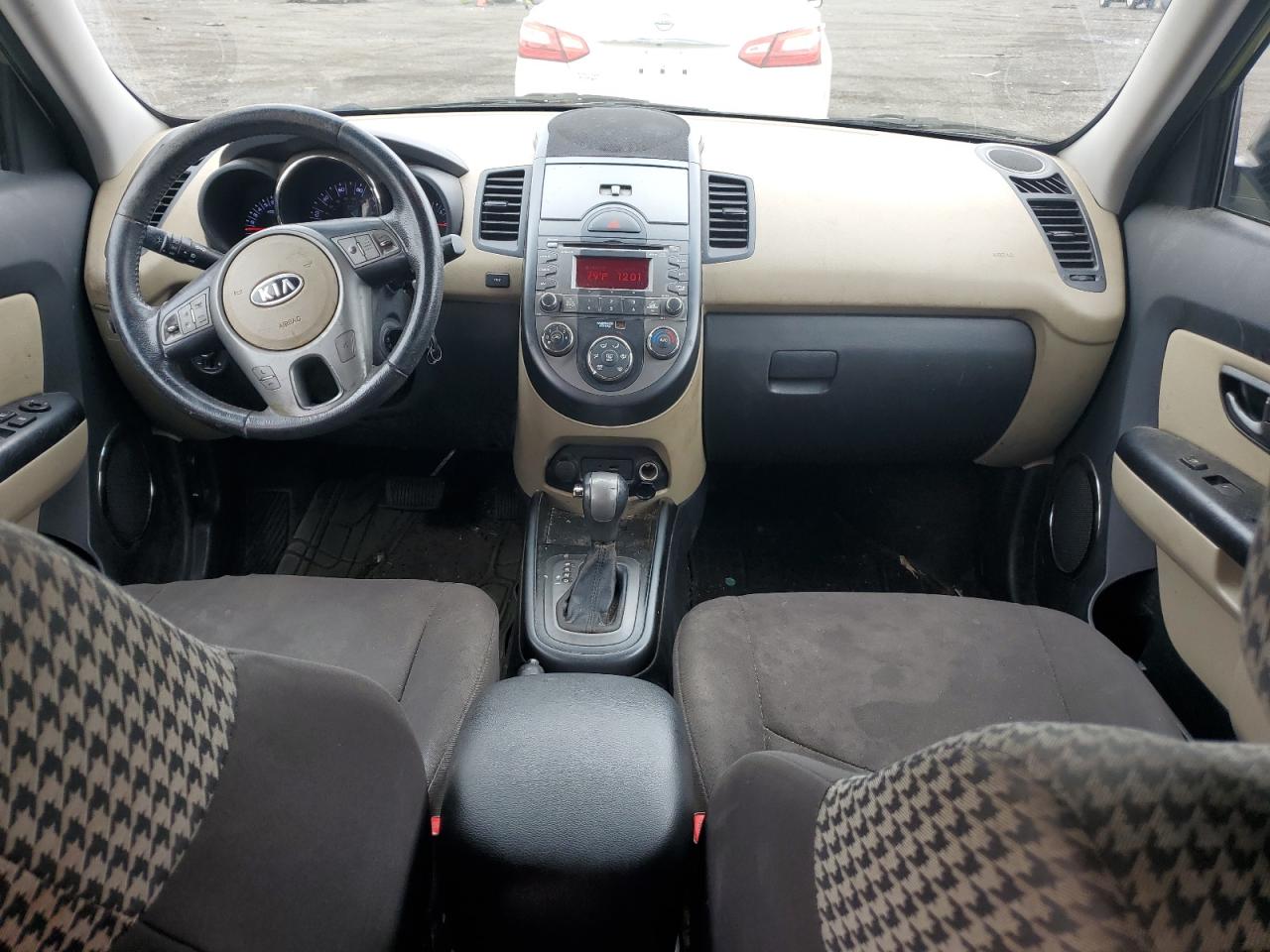 2011 Kia Soul + VIN: KNDJT2A25B7339581 Lot: 63794195