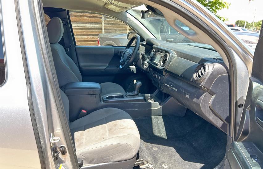  TOYOTA TACOMA 2019 Srebrny