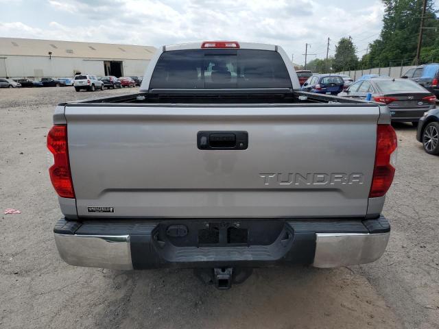 Pickups TOYOTA TUNDRA 2016 Srebrny