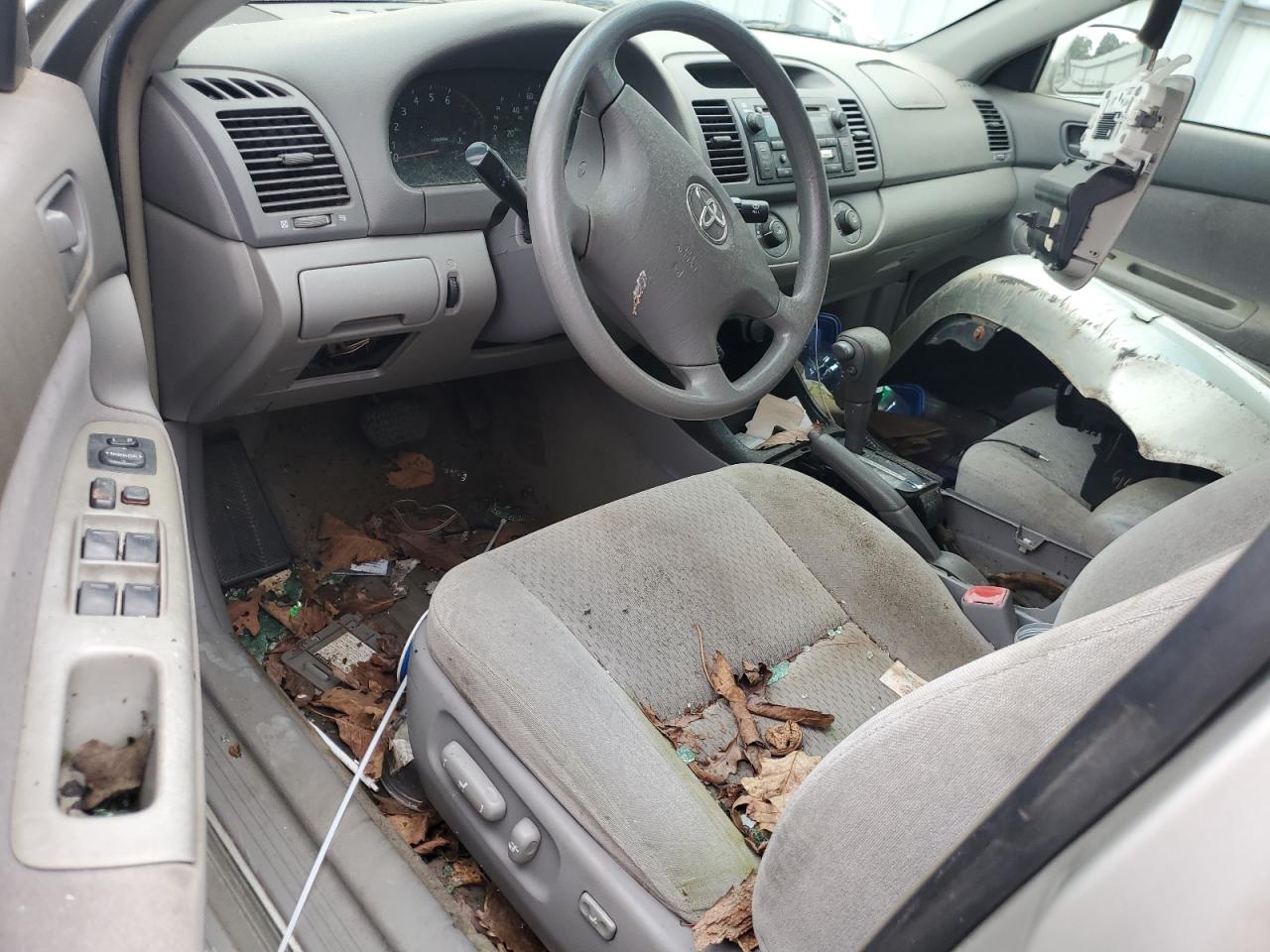 2004 Toyota Camry Le VIN: 4T1BE32K84U935805 Lot: 63491315