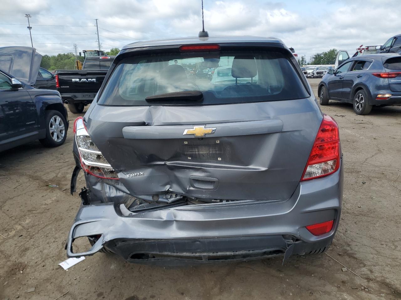 2020 Chevrolet Trax Ls VIN: 3GNCJKSBXLL220717 Lot: 65341355